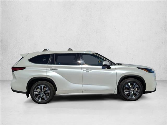 used 2022 Toyota Highlander car, priced at $26,449