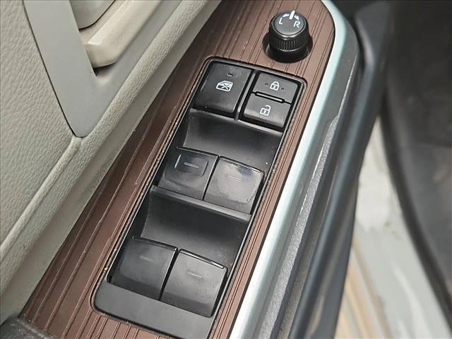 used 2024 Toyota Sienna car, priced at $30,345