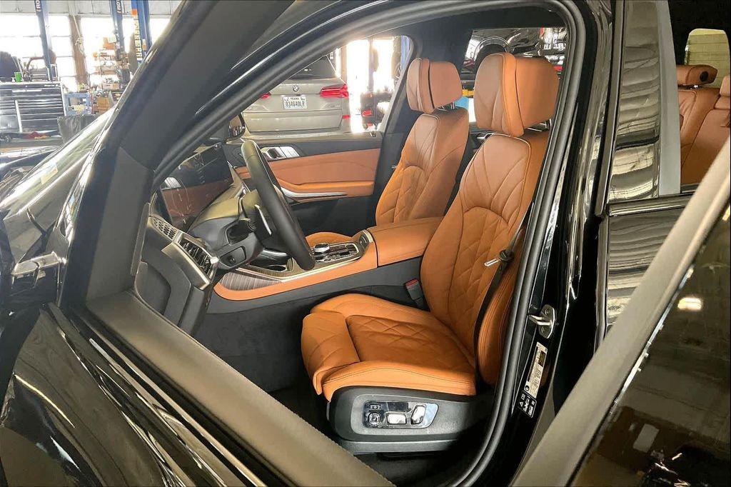 new 2026 BMW X7 car, priced at $102,450