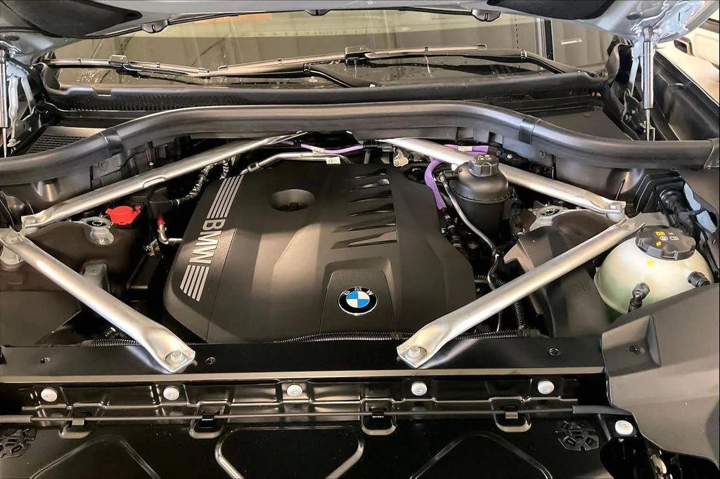 new 2026 BMW X7 car, priced at $102,935