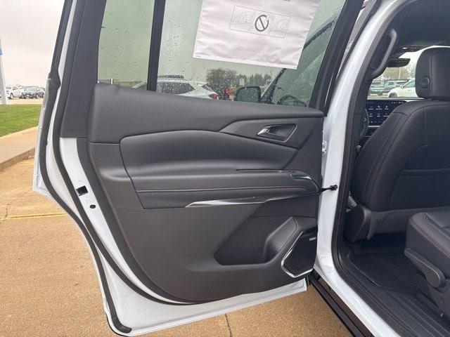 new 2026 Chevrolet Traverse car, priced at $59,915