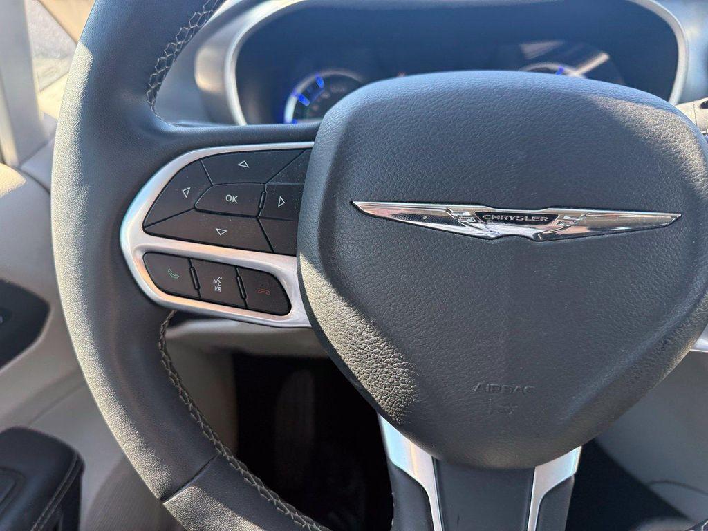 used 2024 Chrysler Pacifica Hybrid car, priced at $21,283
