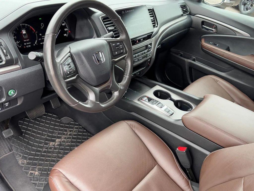 used 2025 Honda Ridgeline car, priced at $33,552