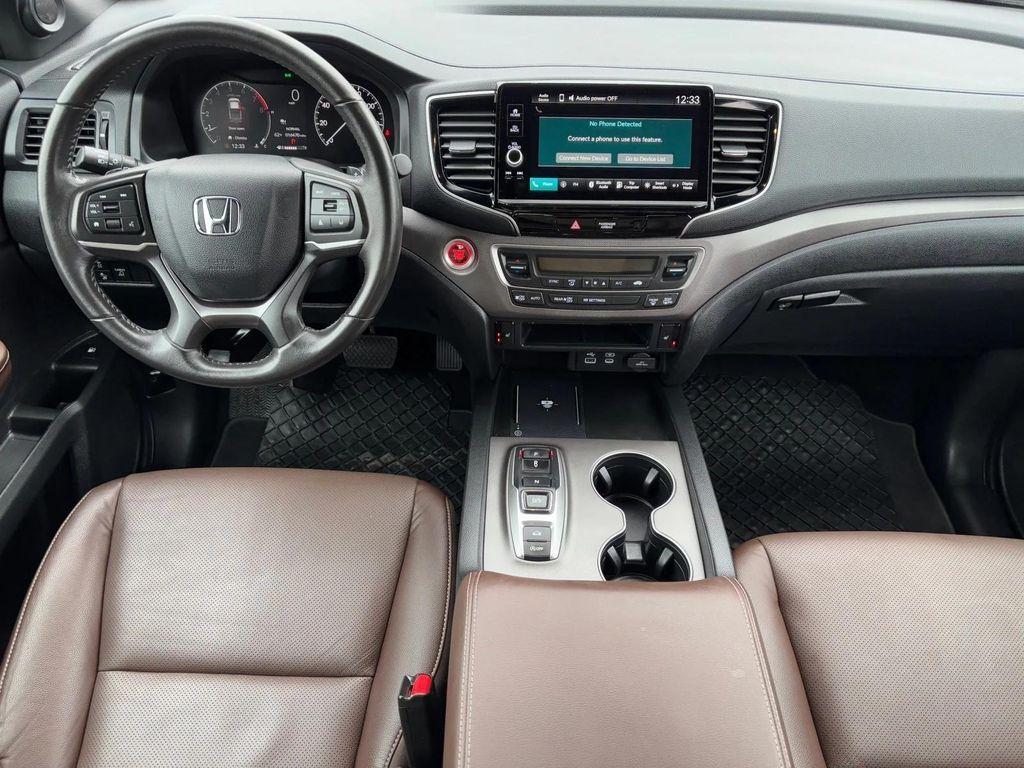 used 2025 Honda Ridgeline car, priced at $33,552