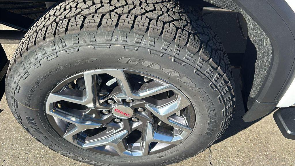 new 2026 GMC Sierra 1500 car, priced at $58,095