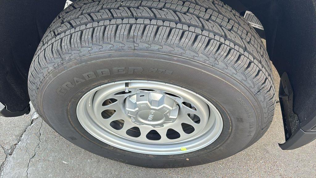 new 2026 GMC Sierra 1500 car, priced at $39,015