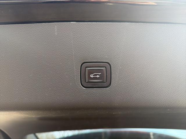 used 2021 Chevrolet Traverse car, priced at $24,725