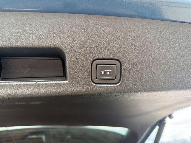 used 2024 Chevrolet Traverse car, priced at $44,166