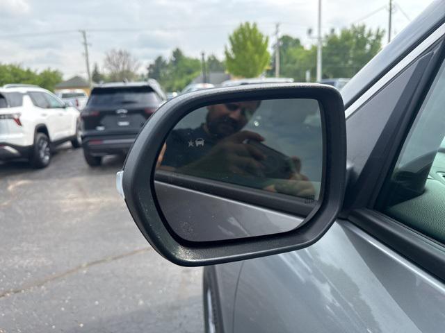 new 2025 Chevrolet Traverse car, priced at $39,825