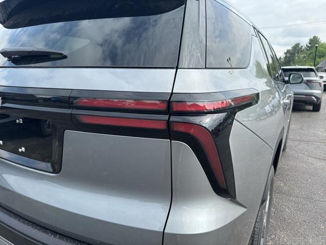 new 2025 Chevrolet Traverse car, priced at $39,825