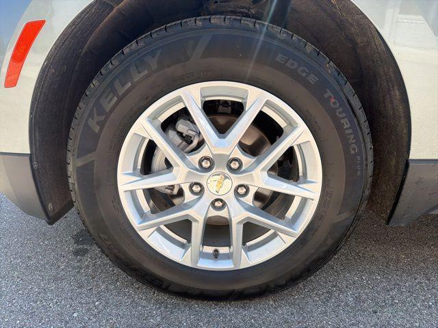 used 2024 Chevrolet Equinox car, priced at $22,544