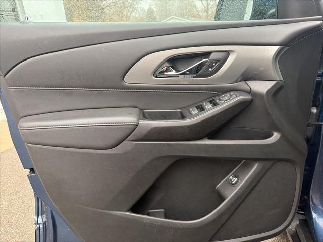 used 2023 Chevrolet Traverse car, priced at $28,995