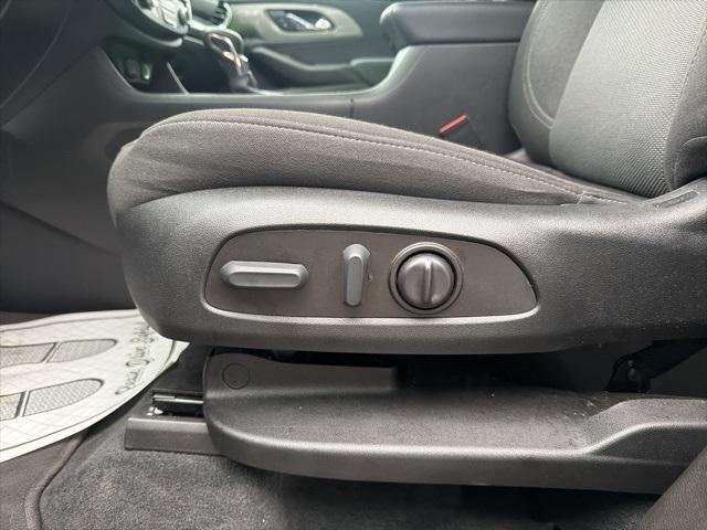 used 2023 Chevrolet Traverse car, priced at $28,995