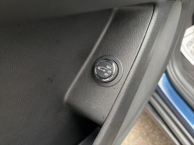 used 2023 Chevrolet Traverse car, priced at $28,995