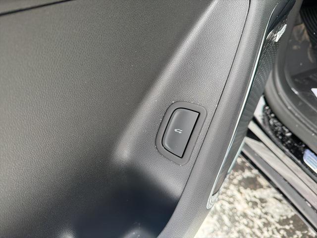 new 2026 Chevrolet Traverse car, priced at $55,551