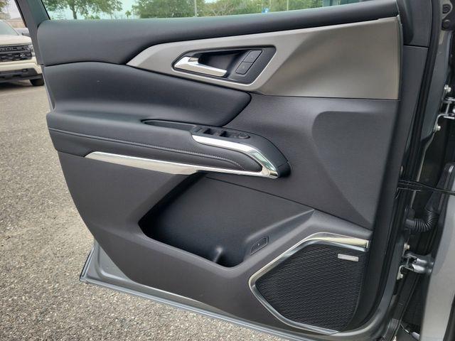 new 2026 Chevrolet Traverse car, priced at $49,045