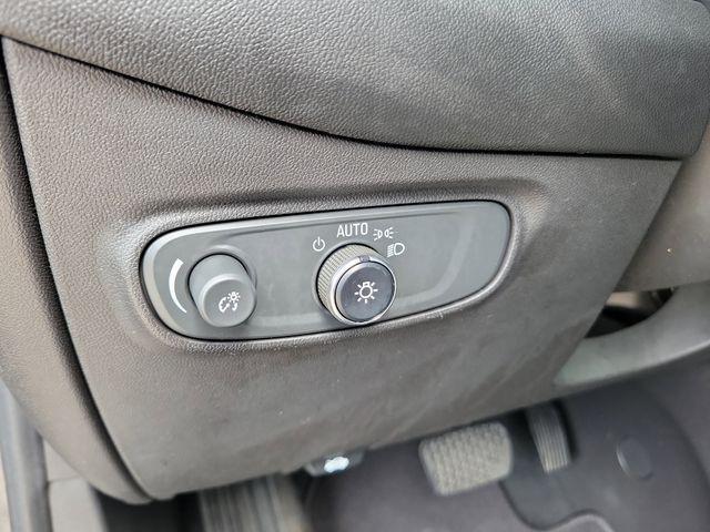 used 2022 Chevrolet Equinox car, priced at $19,222