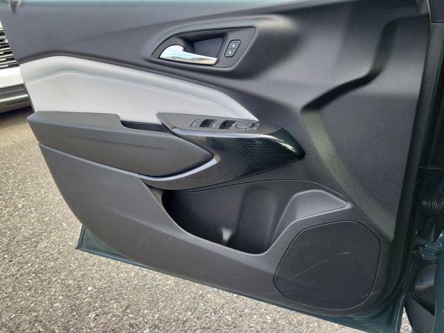 new 2025 Chevrolet Trax car, priced at $24,327