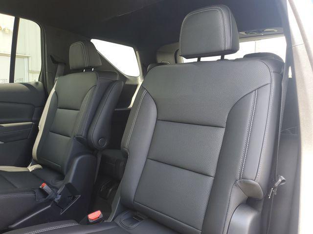 new 2025 Chevrolet Traverse car, priced at $46,130