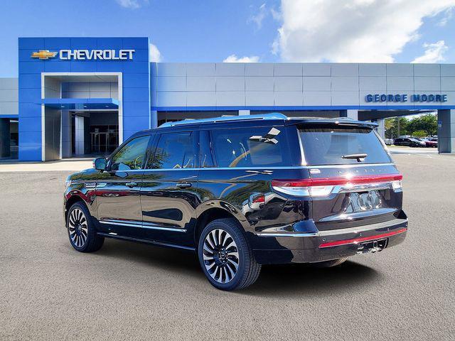 used 2022 Lincoln Navigator car, priced at $62,399