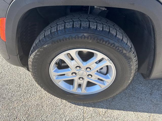 used 2024 Jeep Grand Cherokee car, priced at $23,999