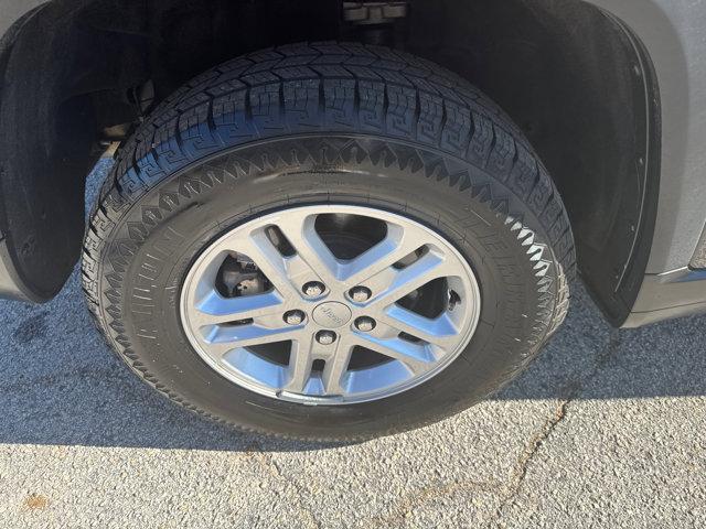 used 2024 Jeep Grand Cherokee car, priced at $23,999