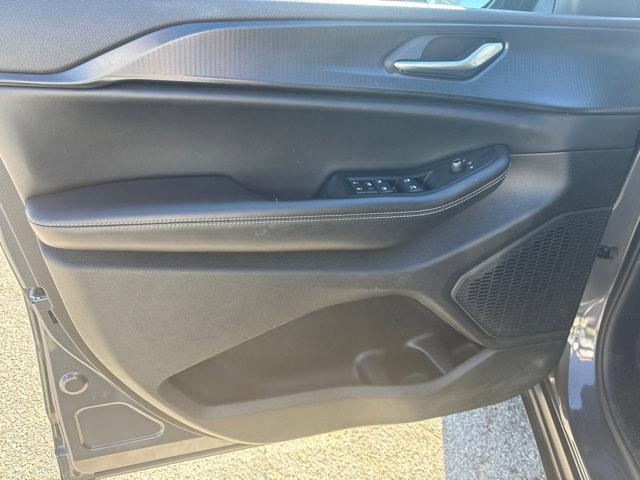 used 2024 Jeep Grand Cherokee car, priced at $23,999