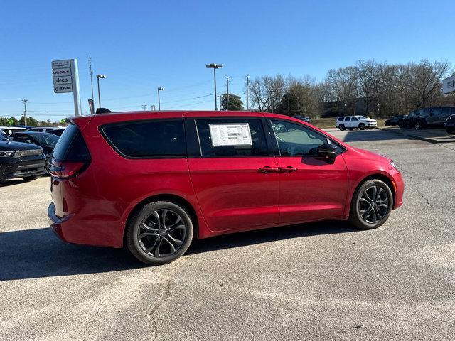 new 2026 Chrysler Pacifica car, priced at $37,995