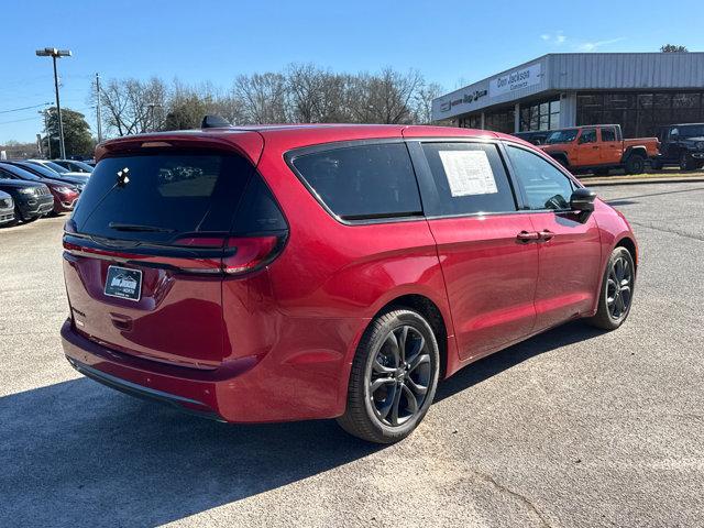 new 2026 Chrysler Pacifica car, priced at $37,995