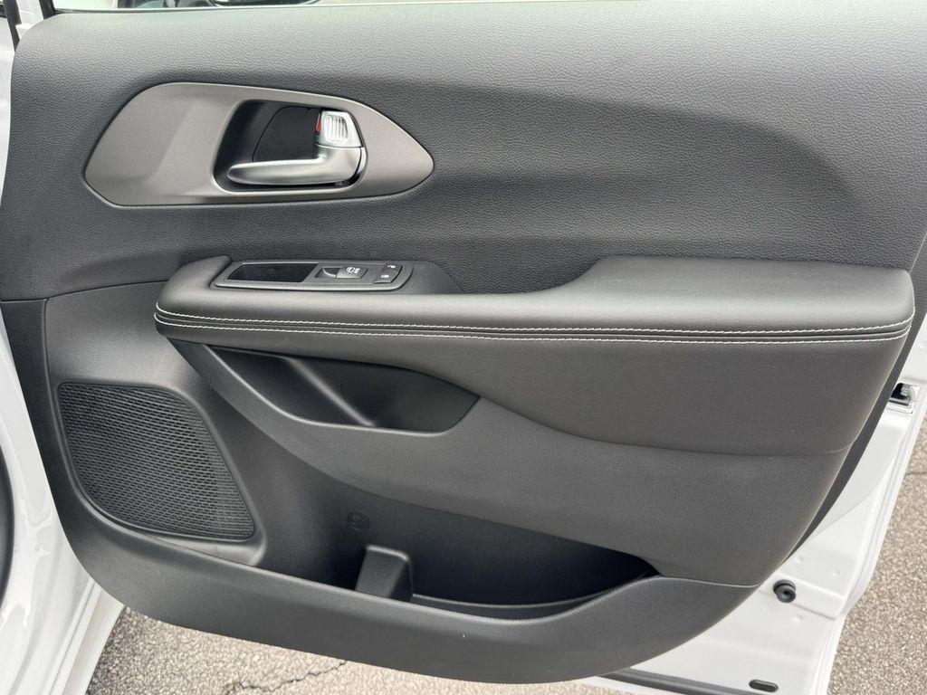 new 2027 Chrysler Pacifica car, priced at $49,648