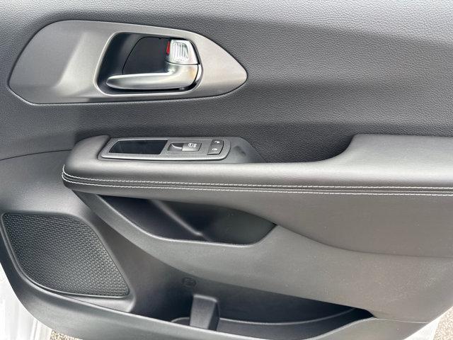 new 2026 Chrysler Pacifica car, priced at $39,333