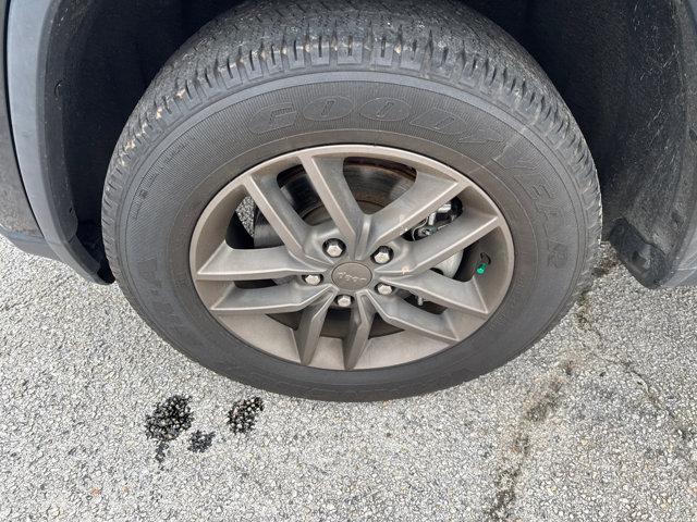 used 2016 Jeep Grand Cherokee car, priced at $13,999