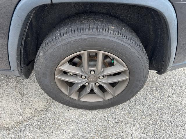 used 2016 Jeep Grand Cherokee car, priced at $13,999