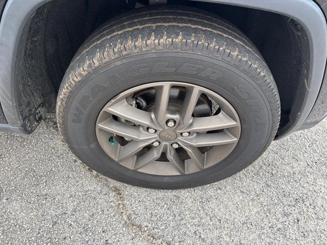 used 2016 Jeep Grand Cherokee car, priced at $13,999