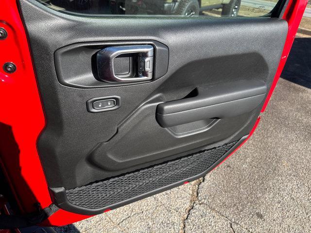 new 2025 Jeep Wrangler car, priced at $41,590