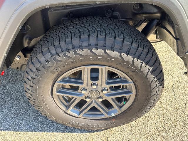 new 2025 Jeep Wrangler car, priced at $41,590