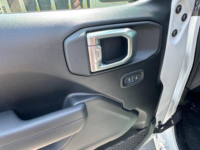 new 2026 Jeep Wrangler car, priced at $44,385