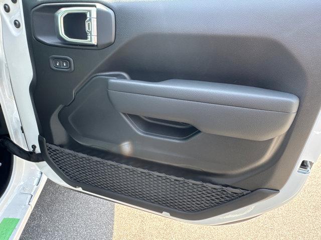 new 2026 Jeep Wrangler car, priced at $44,385