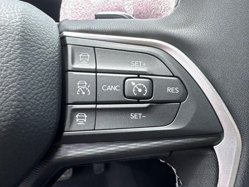 used 2025 Jeep Grand Cherokee car, priced at $31,699