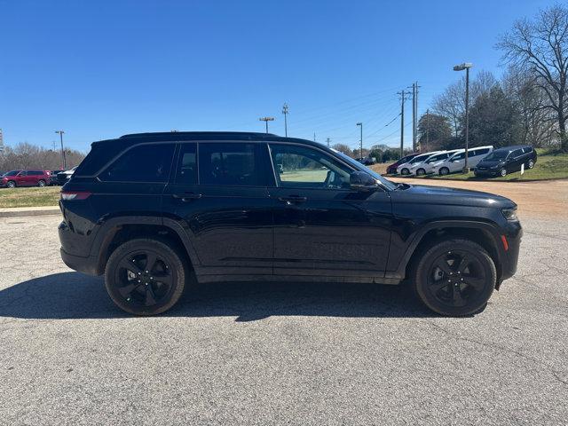 new 2026 Jeep Grand Cherokee car, priced at $44,393