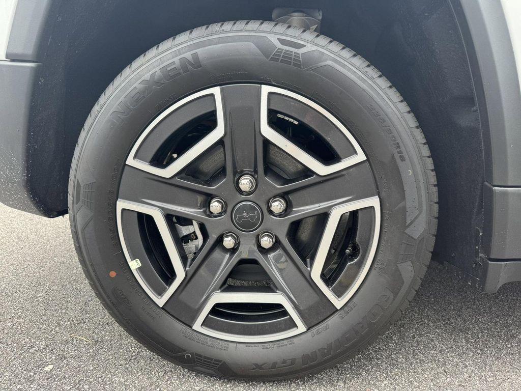 new 2026 Jeep Cherokee car, priced at $41,393