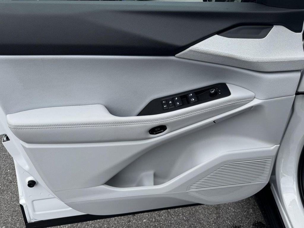 new 2026 Jeep Cherokee car, priced at $41,393