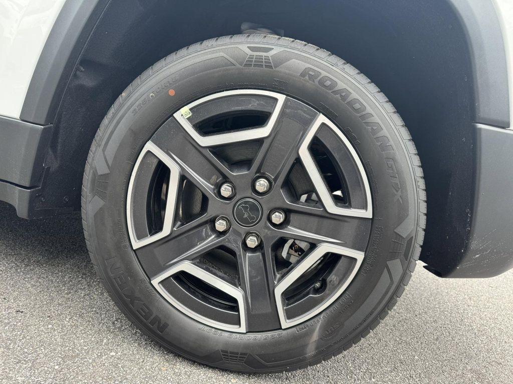 new 2026 Jeep Cherokee car, priced at $41,393