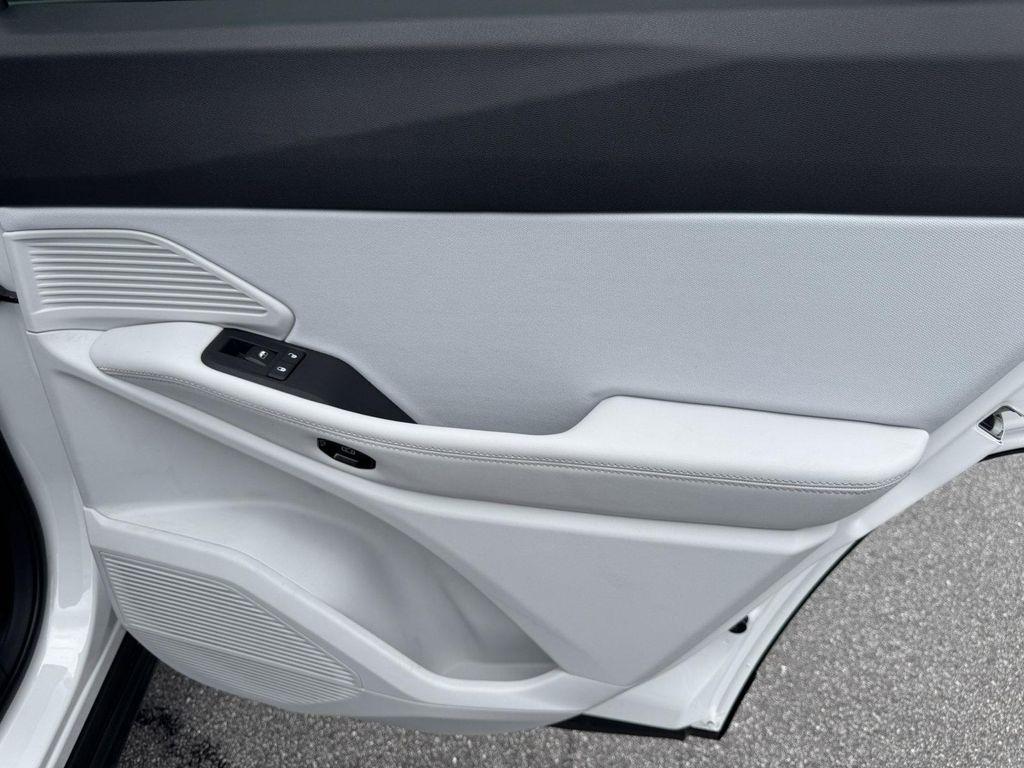 new 2026 Jeep Cherokee car, priced at $41,393