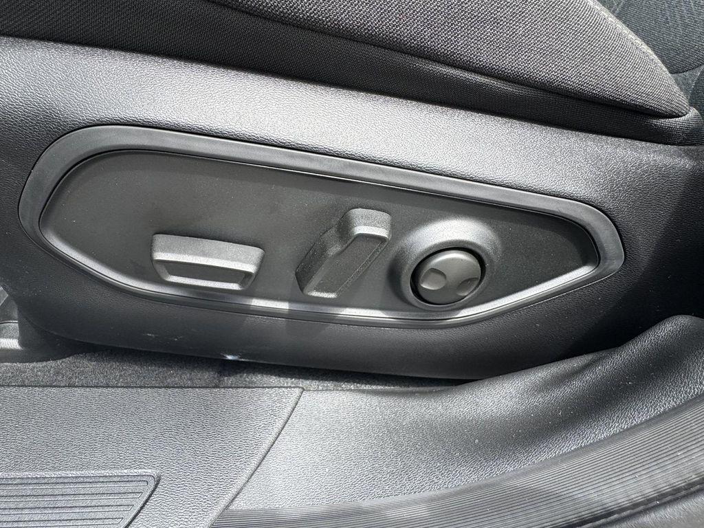 new 2026 Jeep Cherokee car, priced at $41,988