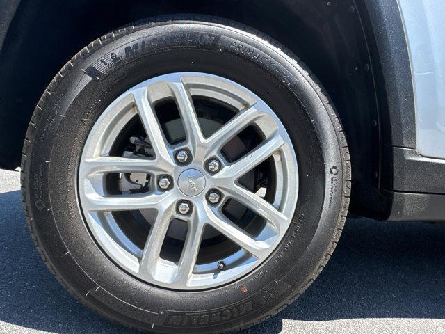 used 2025 Jeep Grand Cherokee car, priced at $29,399