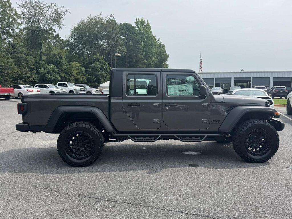 new 2026 Jeep Gladiator car, priced at $45,599