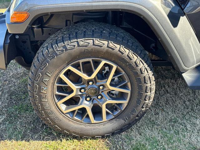 new 2025 Jeep Wrangler car, priced at $46,310