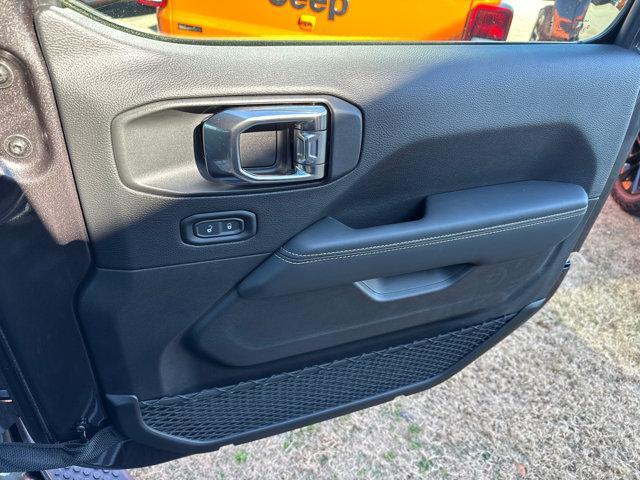 new 2025 Jeep Wrangler car, priced at $46,310