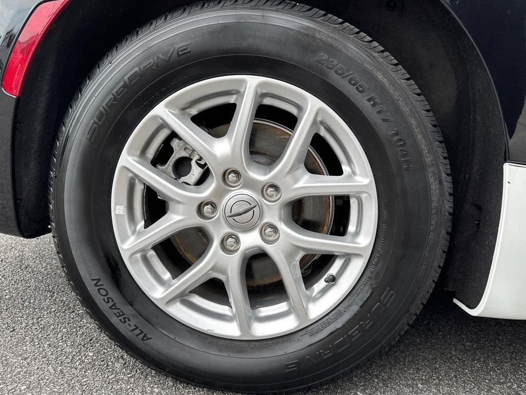 used 2023 Chrysler Pacifica car, priced at $18,999
